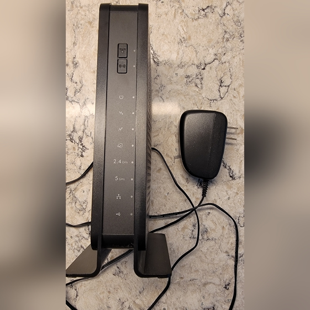 NETGEAR N600 WiFi Cable Modem Router - Picture 4 of 6